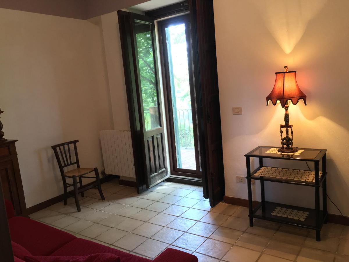 Bed And Breakfast Il Glicine Piedimonte Etneo Kamer foto