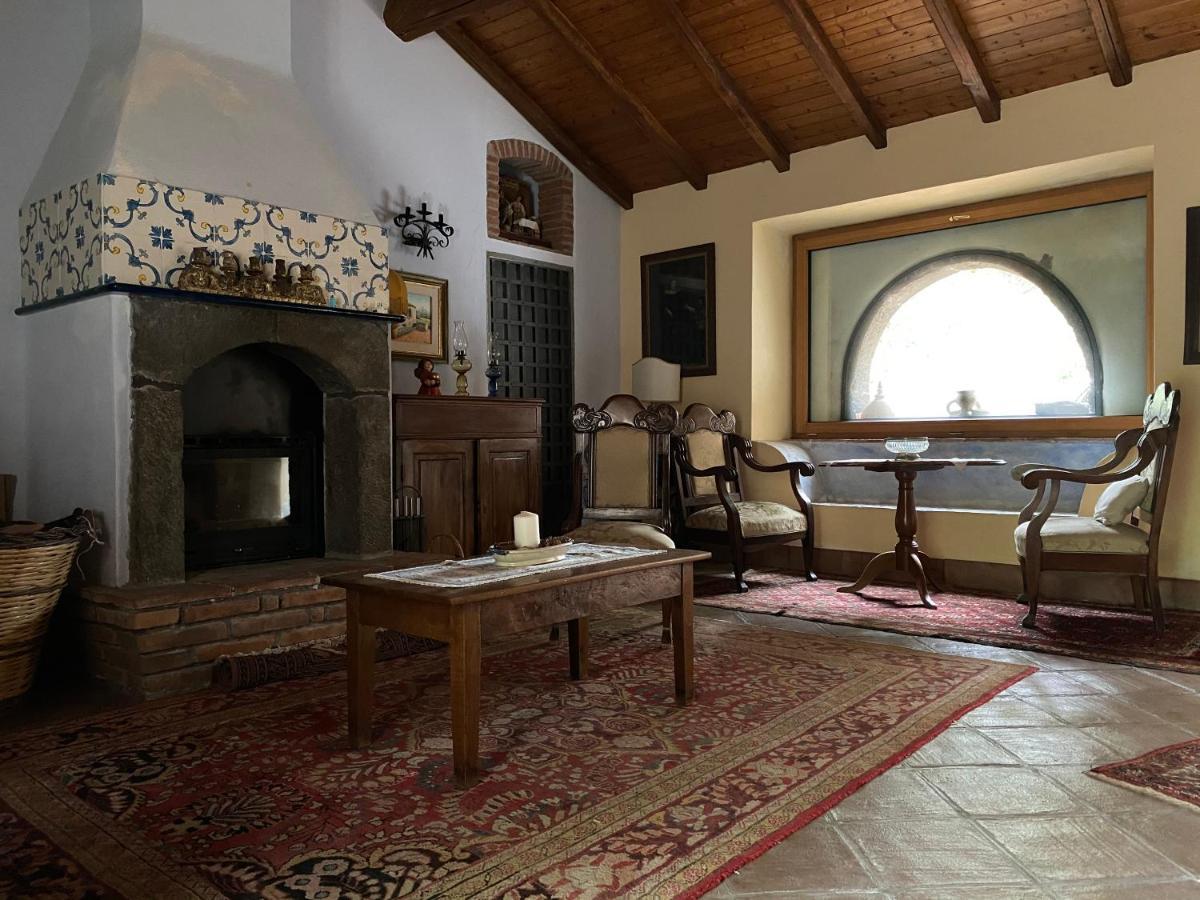 Bed And Breakfast Il Glicine Piedimonte Etneo Buitenkant foto