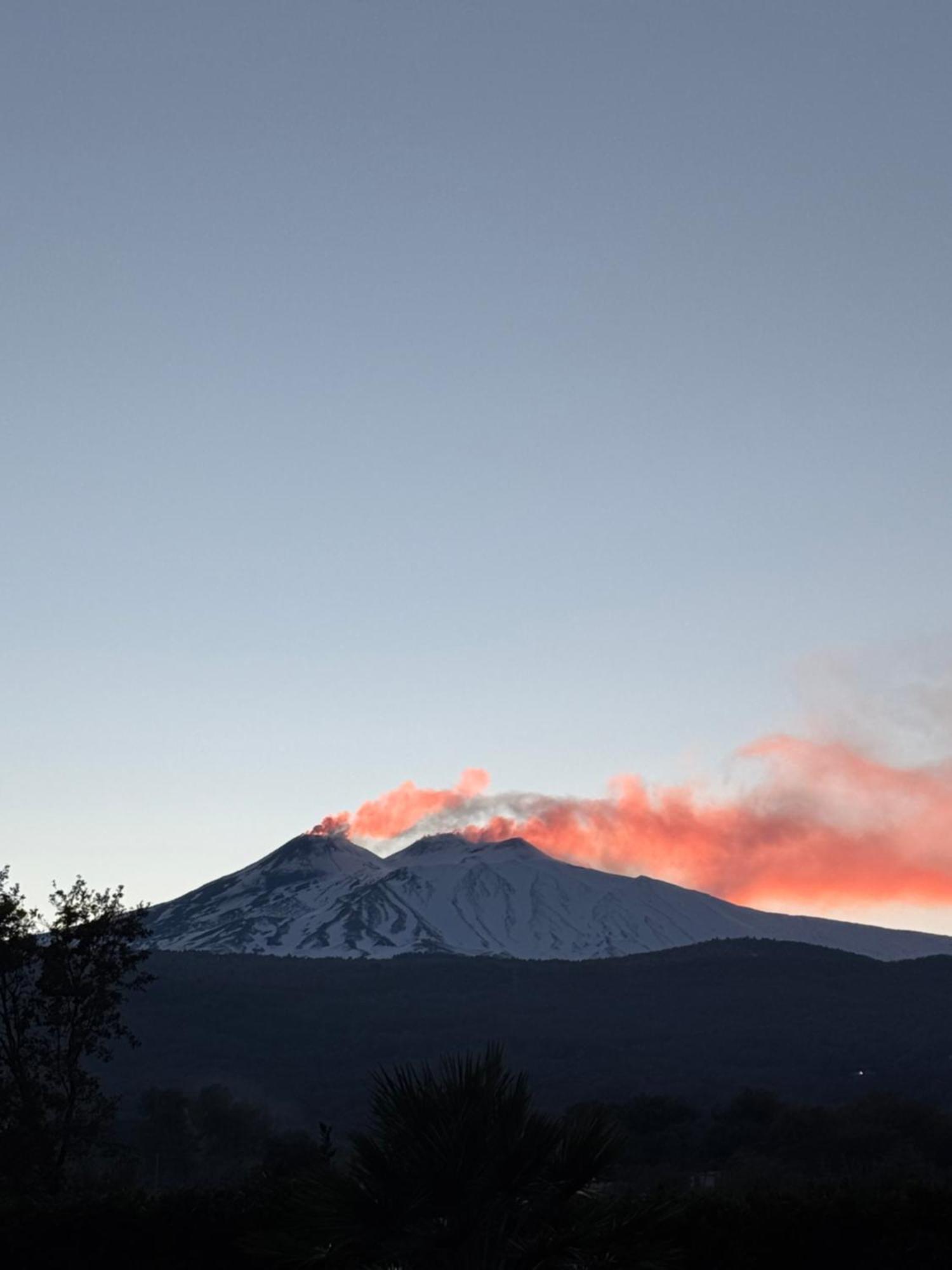 Bed And Breakfast Il Glicine Piedimonte Etneo Buitenkant foto