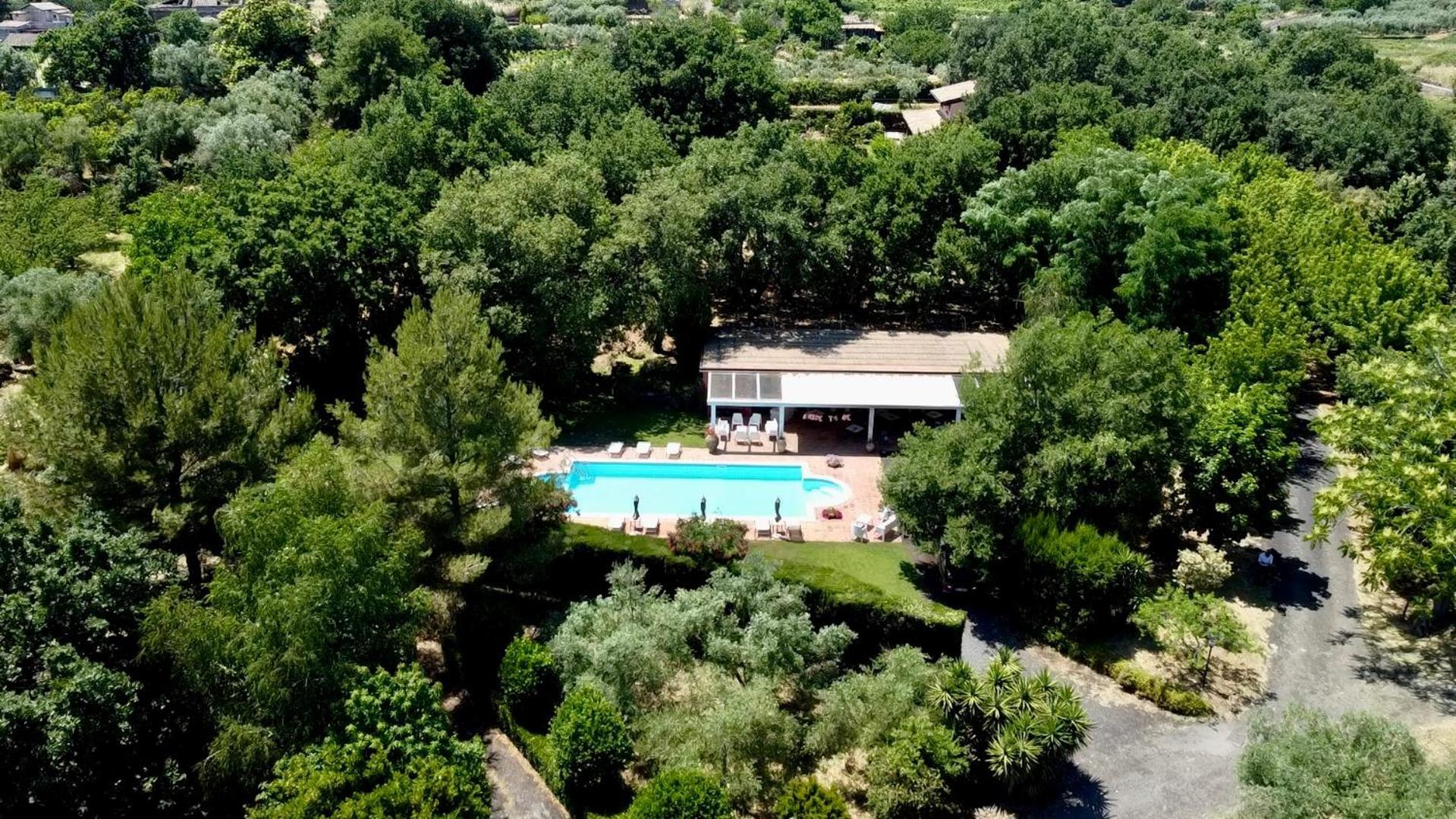 Bed And Breakfast Il Glicine Piedimonte Etneo Buitenkant foto