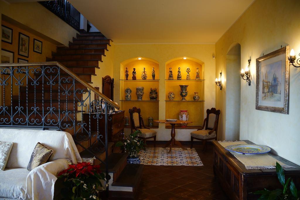 Bed And Breakfast Il Glicine Piedimonte Etneo Buitenkant foto