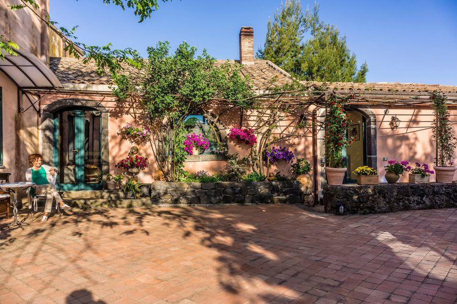 Bed And Breakfast Il Glicine Piedimonte Etneo Buitenkant foto