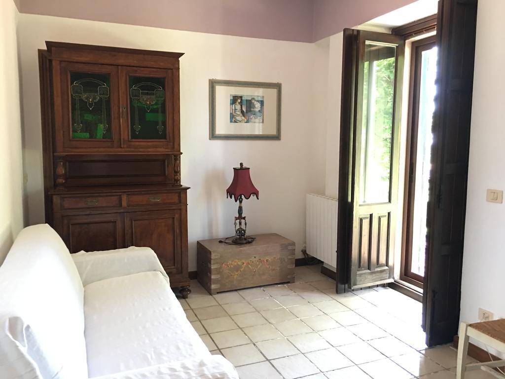 Bed And Breakfast Il Glicine Piedimonte Etneo Buitenkant foto